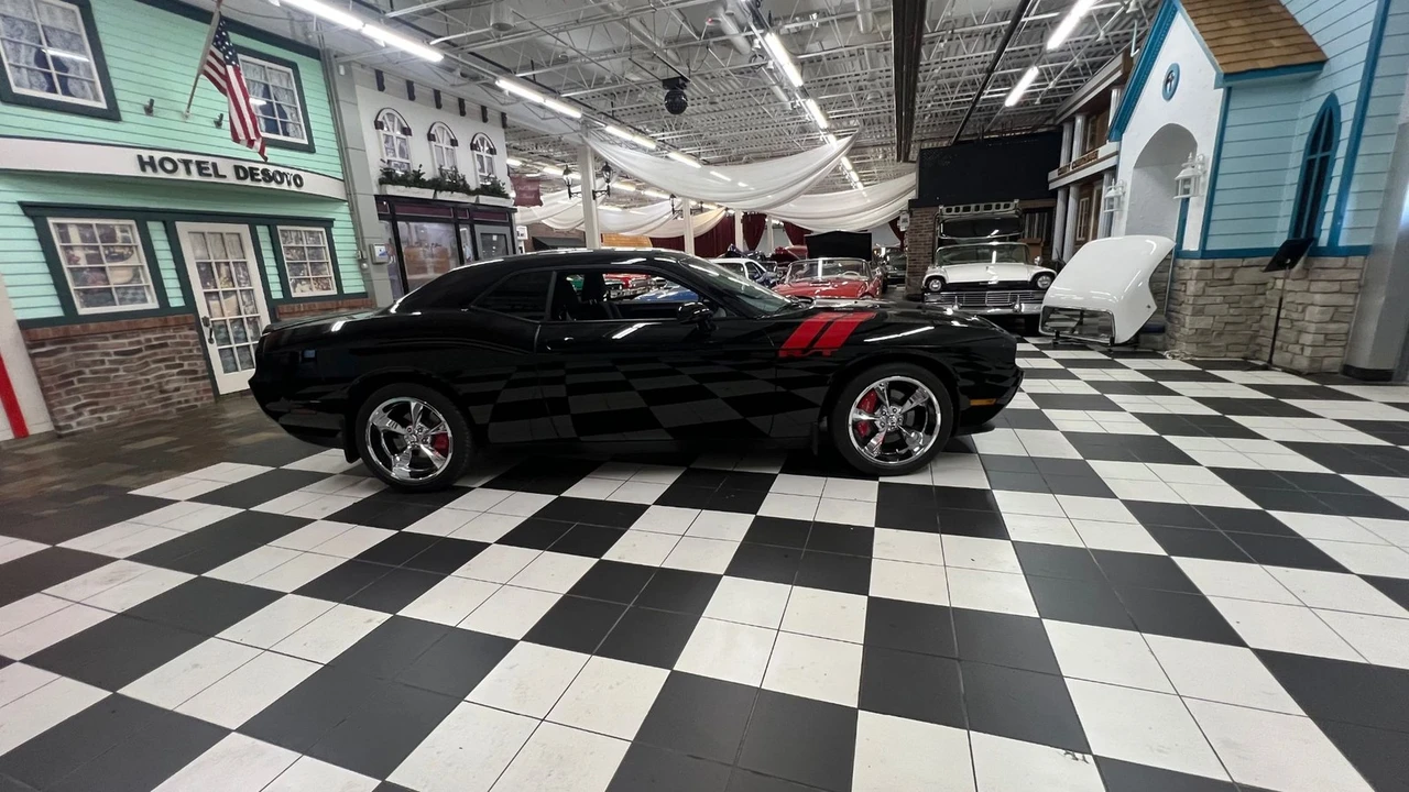 2013 Dodge Challenger 3rd Gen - Image 10 of 21