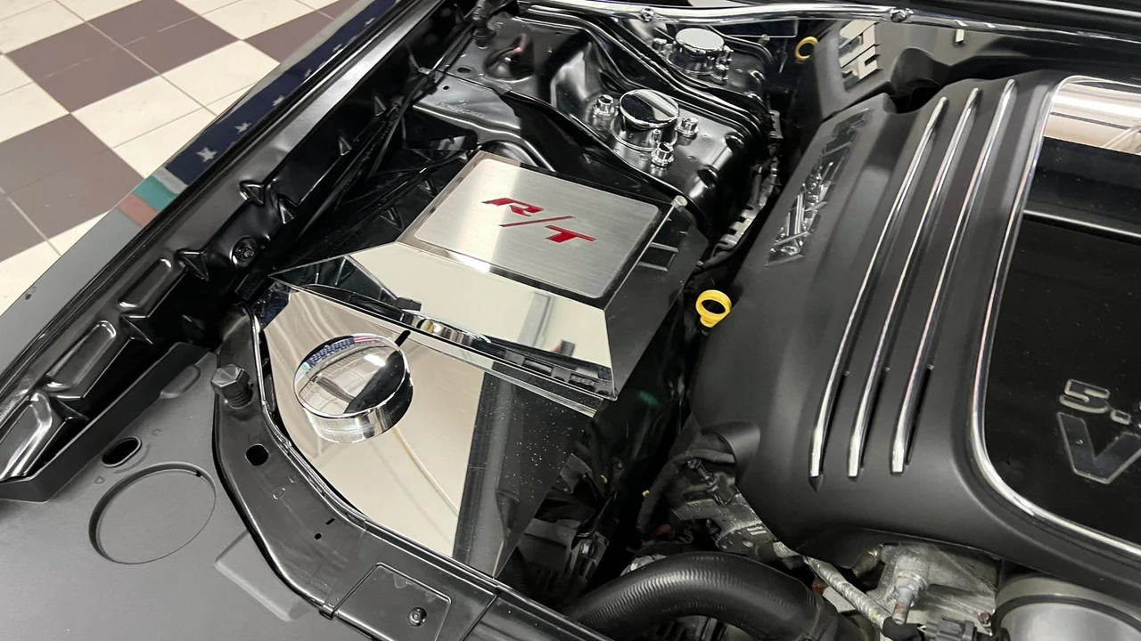 2013 Dodge Challenger 3rd Gen - Image 6 of 21