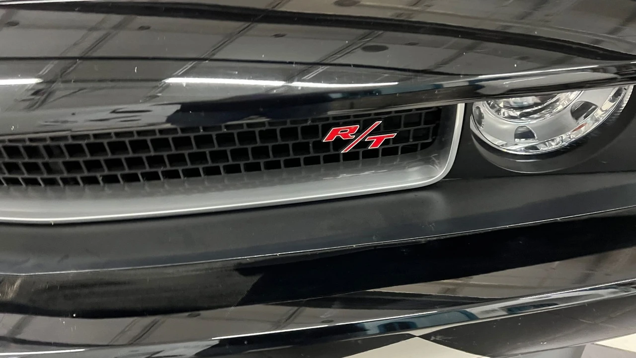 2013 Dodge Challenger 3rd Gen - Image 7 of 31