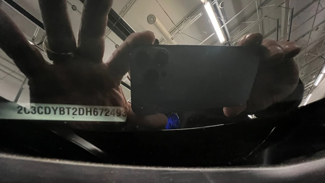 2013 Dodge Challenger 3rd Gen - Image 29 of 31