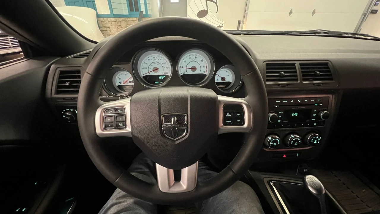 2013 Dodge Challenger 3rd Gen - Image 23 of 31