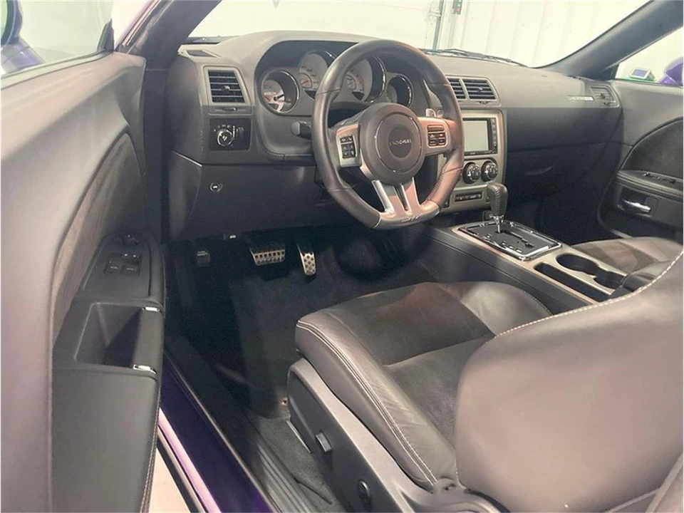 2013 Dodge Challenger 3rd Gen - Image 15 of 31
