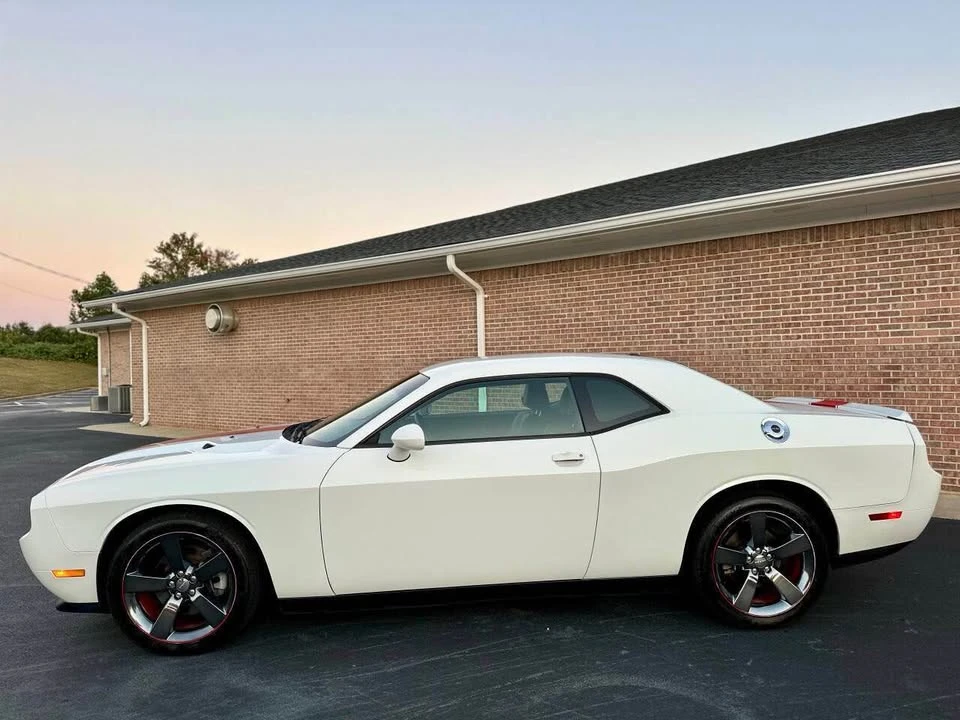 2013 Dodge Challenger 3rd Gen - Image 4 of 12