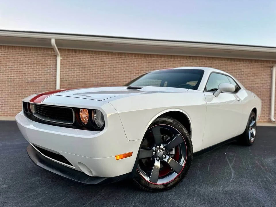 2013 Dodge Challenger 3rd Gen - Image 2 of 12