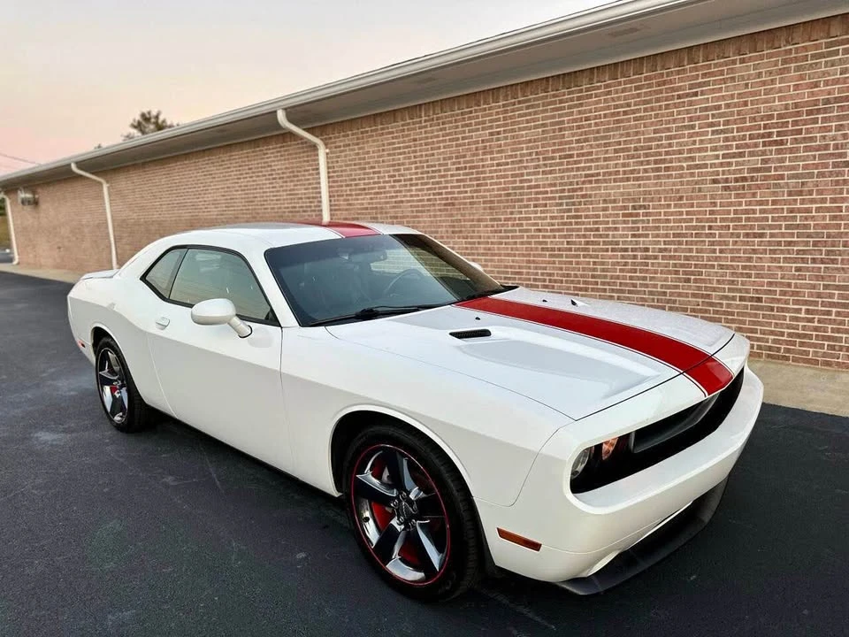 2013 Dodge Challenger 3rd Gen - Image 5 of 12
