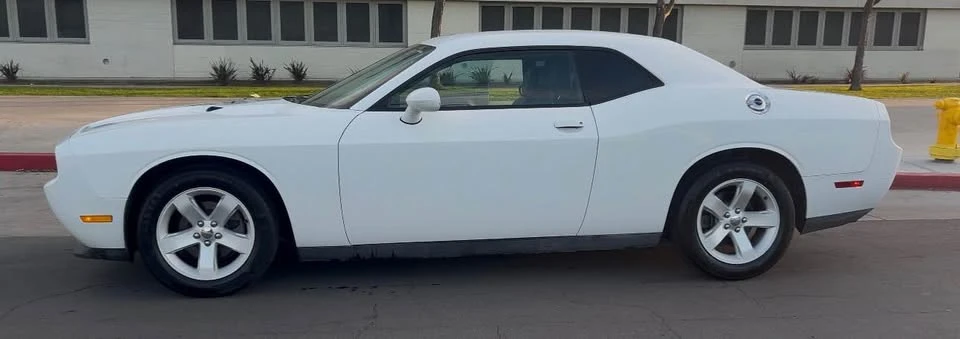 2013 Dodge Challenger 3rd Gen - Image 3 of 8