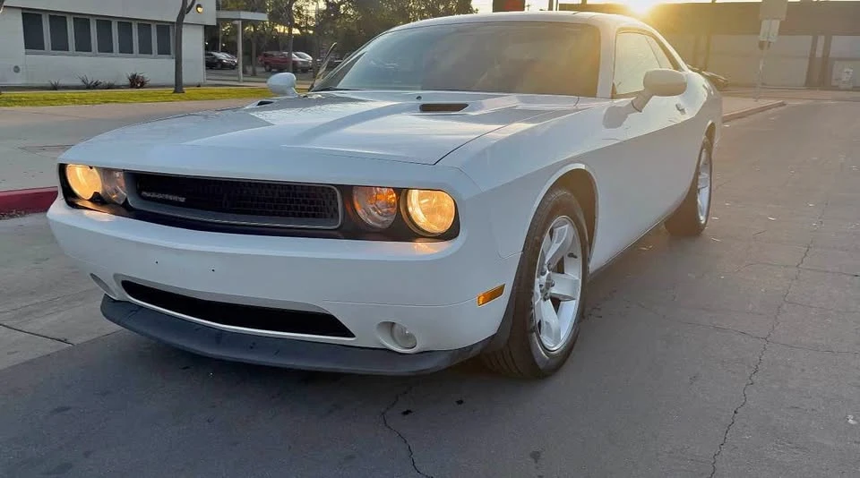 2013 Dodge Challenger 3rd Gen - Image 2 of 8