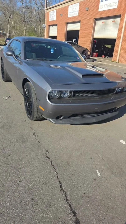 2013 Dodge Challenger 3rd Gen - Image 2 of 8