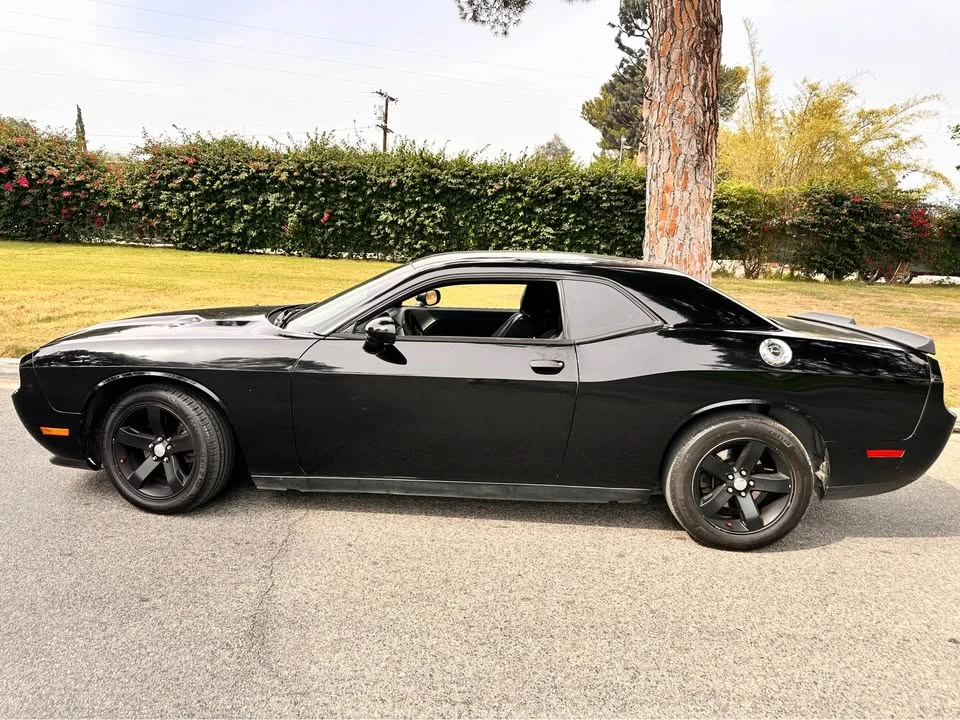 2013 Dodge Challenger 3rd Gen - Image 2 of 9