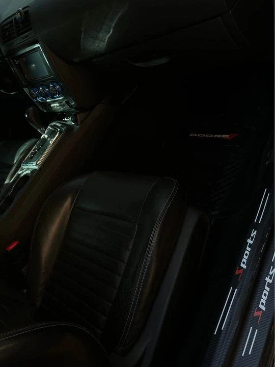 2013 Dodge Challenger - Image 8 of 10