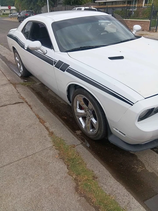 2013 Dodge Challenger 3rd Gen - Image 3 of 7
