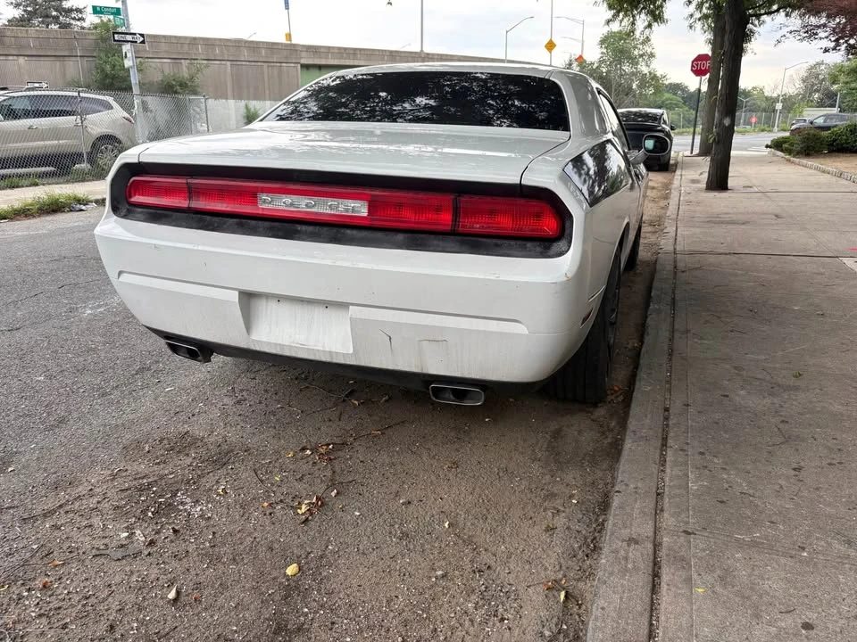 2013 Dodge Challenger 3rd Gen - Image 6 of 7