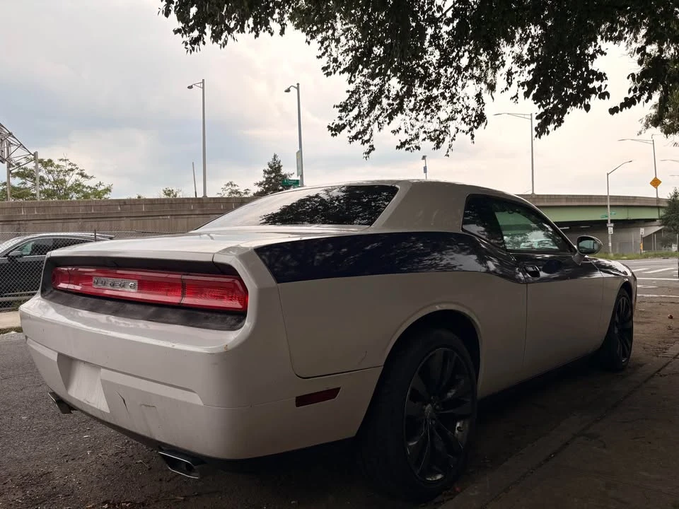2013 Dodge Challenger 3rd Gen - Image 3 of 5