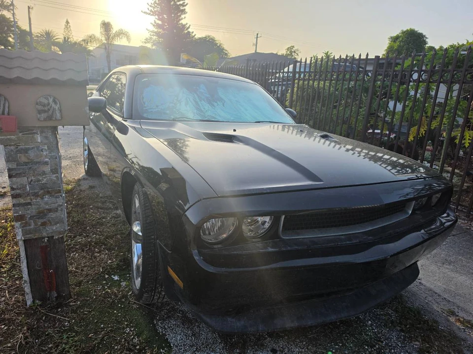 2013 Dodge Challenger 3rd Gen - Image 2 of 8