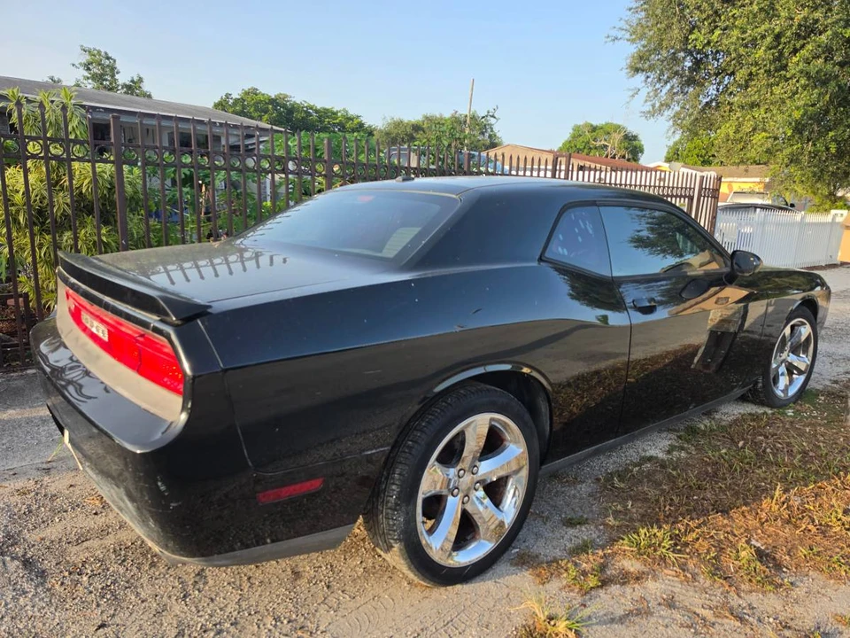2013 Dodge Challenger 3rd Gen - Image 4 of 8