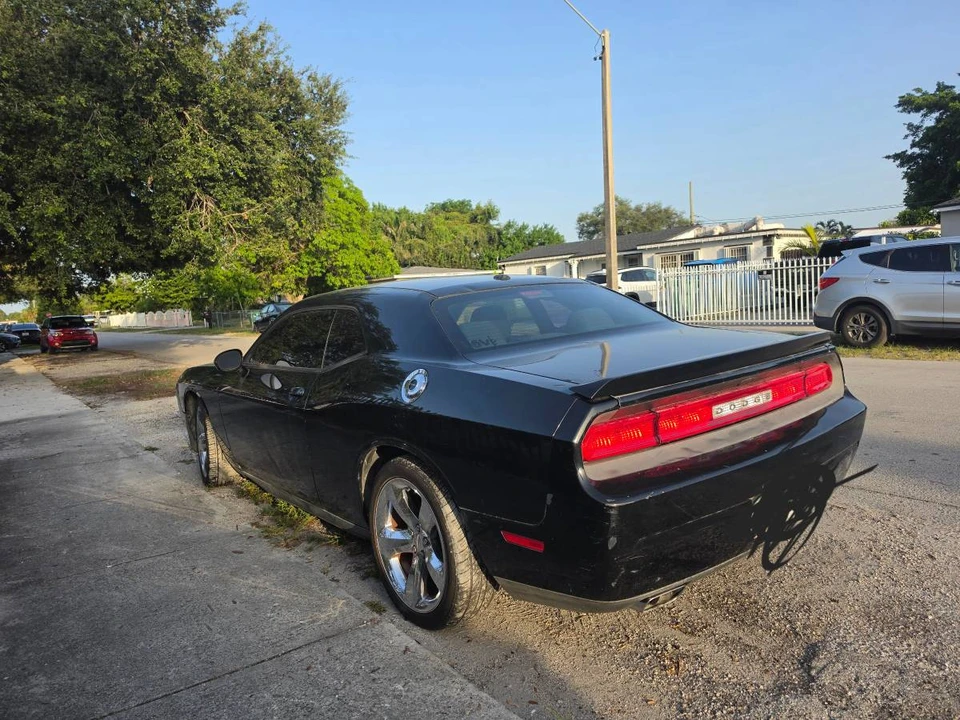 2013 Dodge Challenger 3rd Gen - Image 3 of 8