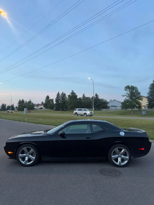 2013 Dodge Challenger 3rd Gen - Image 5 of 10