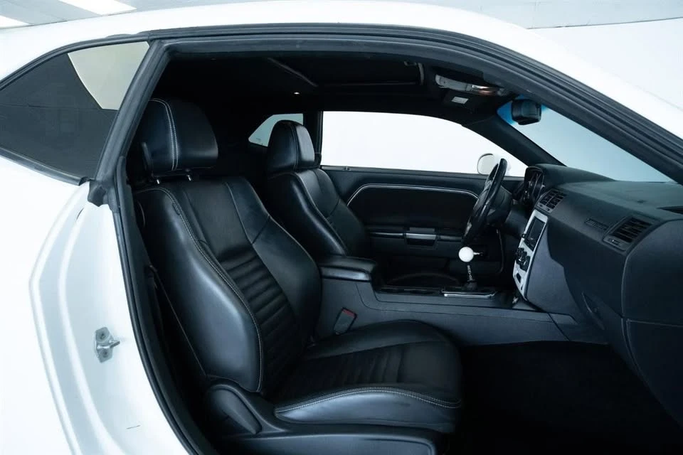 2013 Dodge Challenger 3rd Gen - Image 6 of 16