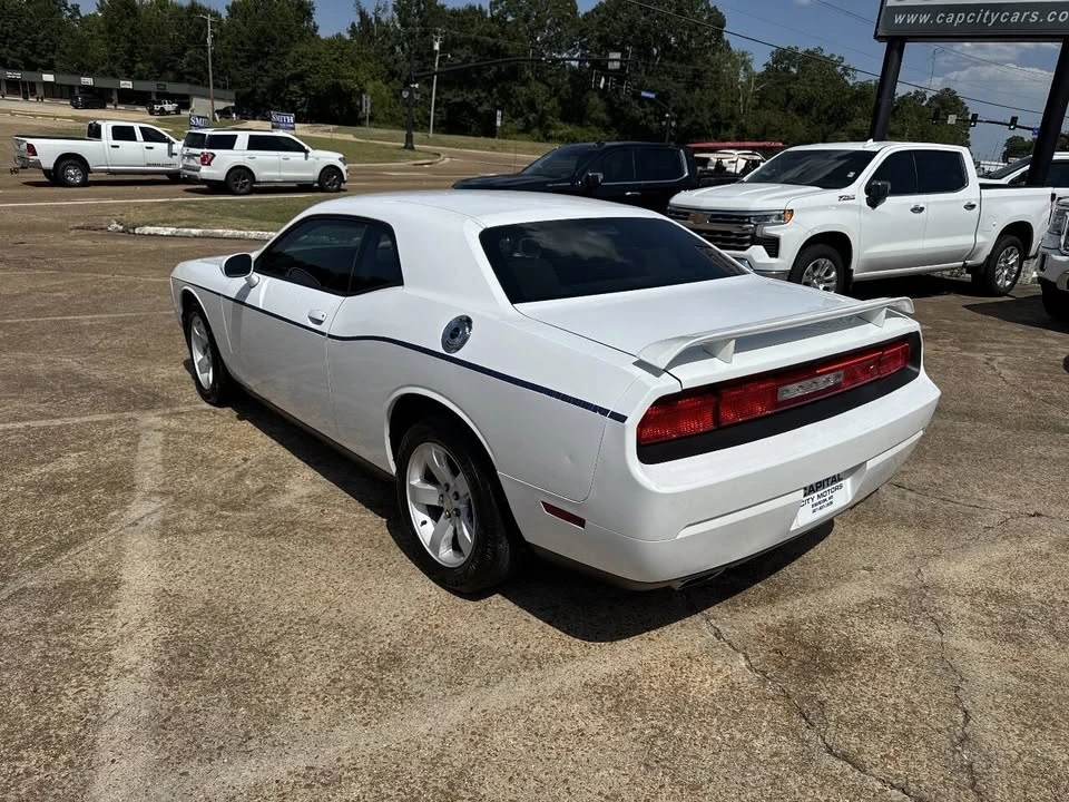 2013 Dodge Challenger 3rd Gen - Image 4 of 13