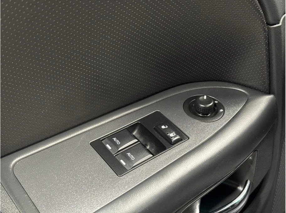 2013 Dodge Challenger 3rd Gen - Image 10 of 20
