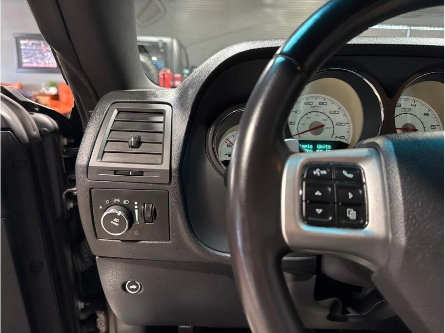 2013 Dodge Challenger 3rd Gen - Image 16 of 20