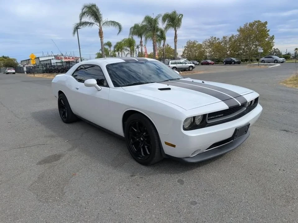 2013 Dodge Challenger 3rd Gen - Image 2 of 6