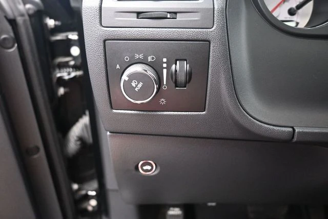 2013 Dodge Challenger 3rd Gen - Image 16 of 20