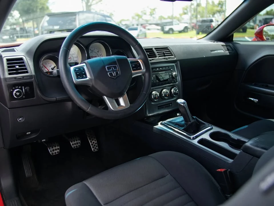 2013 Dodge Challenger 3rd Gen - Image 17 of 20