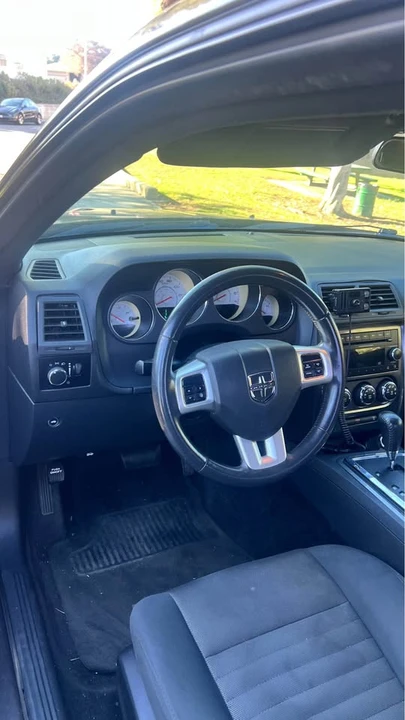 2013 Dodge Challenger 3rd Gen - Image 8 of 20