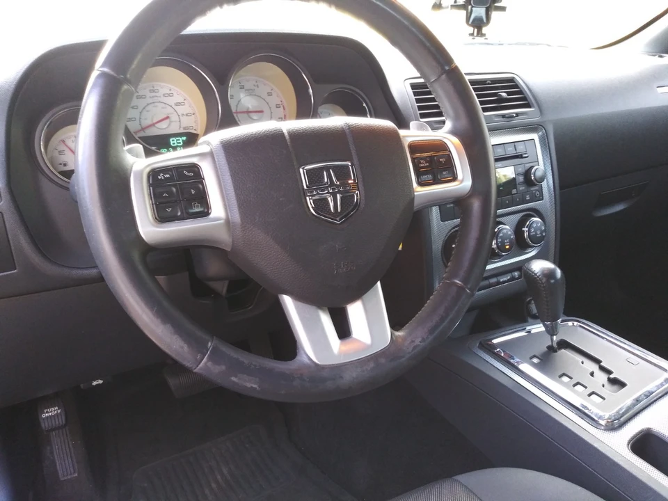 2013 Dodge Challenger 3rd Gen - Image 15 of 18