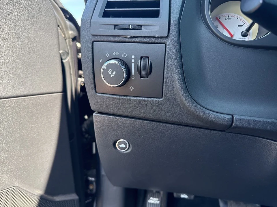 2013 Dodge Challenger 3rd Gen - Image 20 of 21