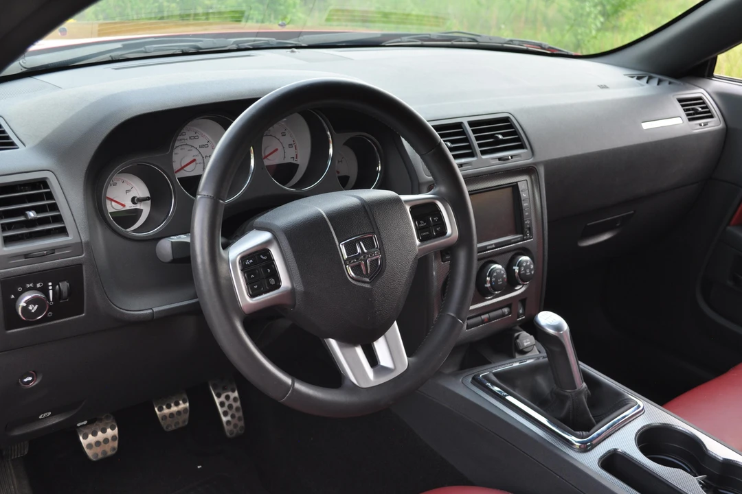 2013 Dodge Challenger 3rd Gen - Image 25 of 31