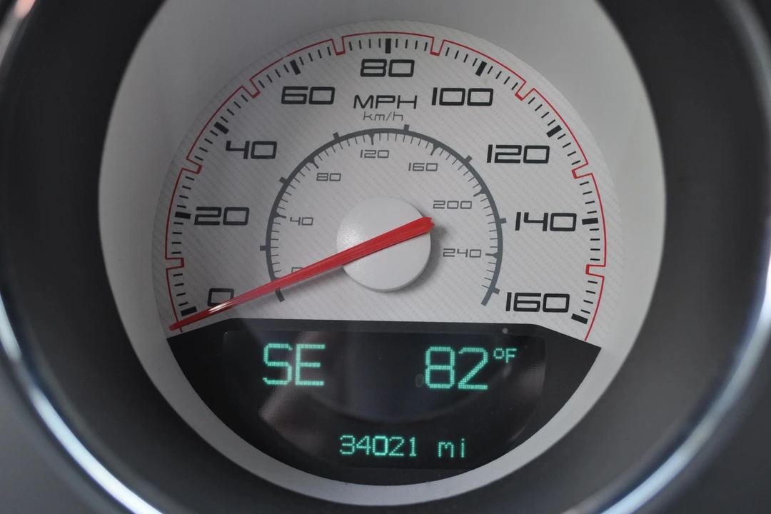 2013 Dodge Challenger 3rd Gen - Image 28 of 31