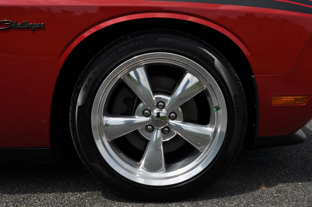 2013 Dodge Challenger 3rd Gen - Image 19 of 31