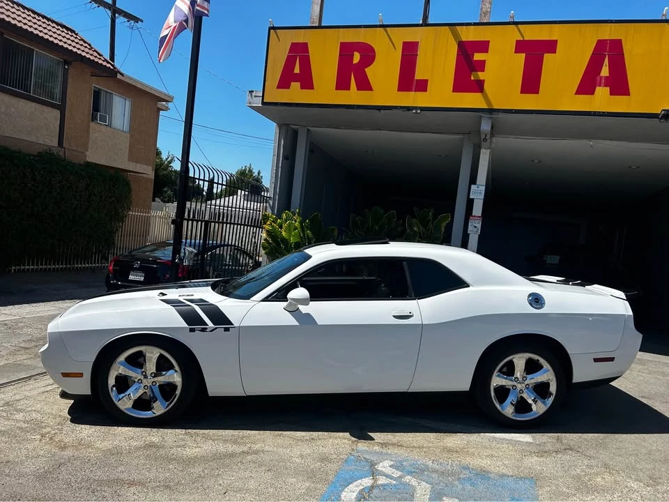 2013 Dodge Challenger 3rd Gen - Image 4 of 8