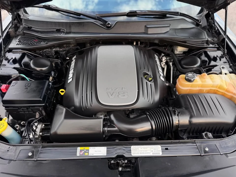 2013 Dodge Challenger 3rd Gen - Image 10 of 15