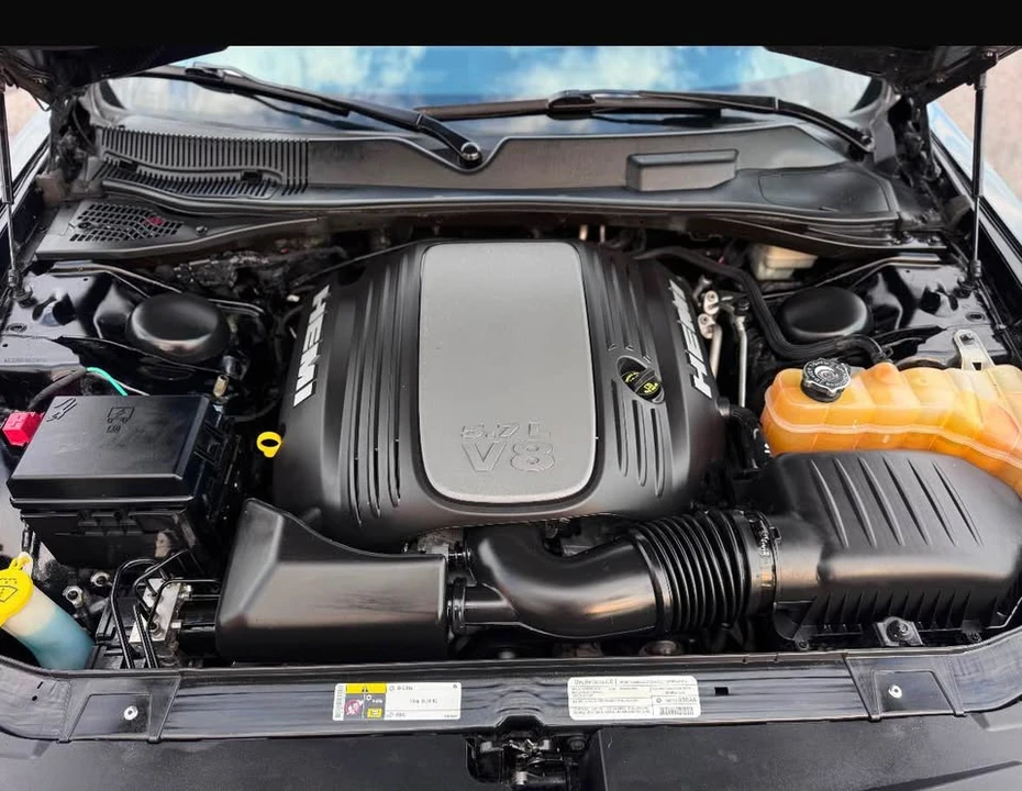 2013 Dodge Challenger 3rd Gen - Image 7 of 8