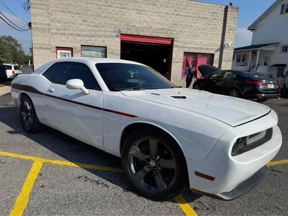2013 Dodge Challenger 3rd Gen - Image 3 of 13
