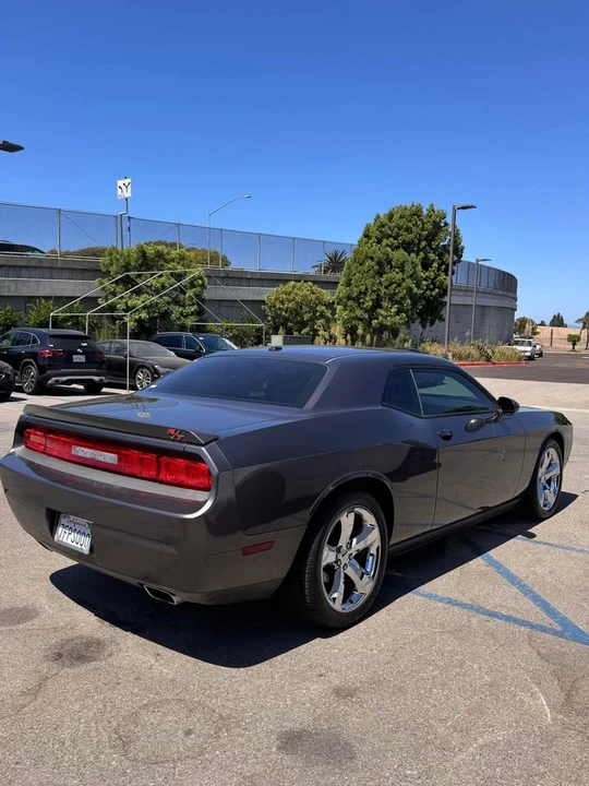 2013 Dodge Challenger 3rd Gen - Image 9 of 18