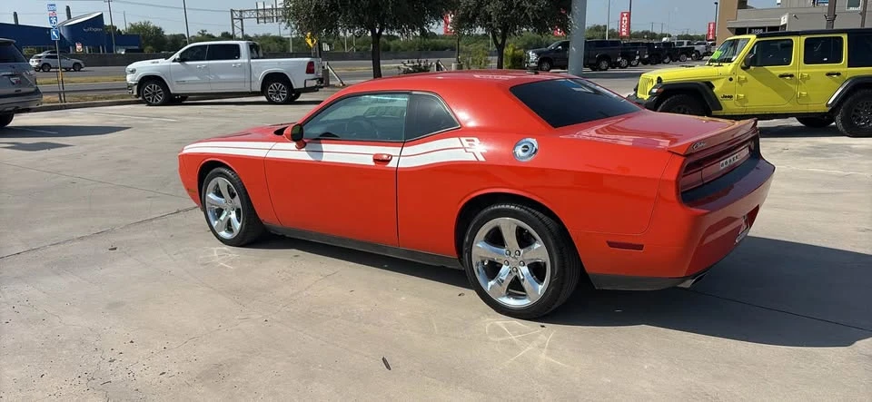 2013 Dodge Challenger 3rd Gen - Image 3 of 12