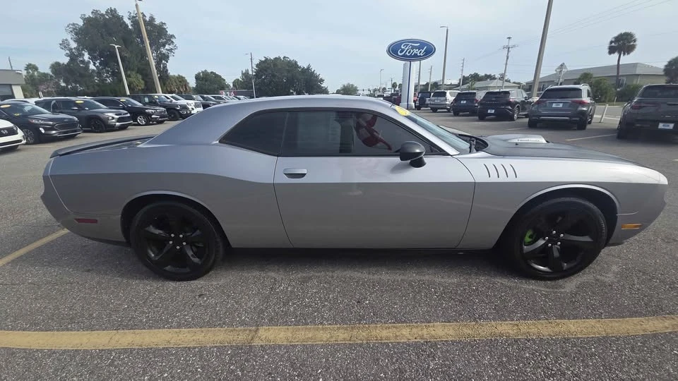 2013 Dodge Challenger 3rd Gen - Image 3 of 10