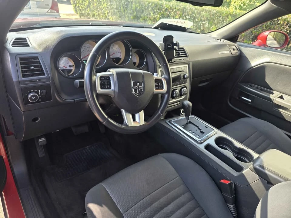 2013 Dodge Challenger 3rd Gen - Image 6 of 8