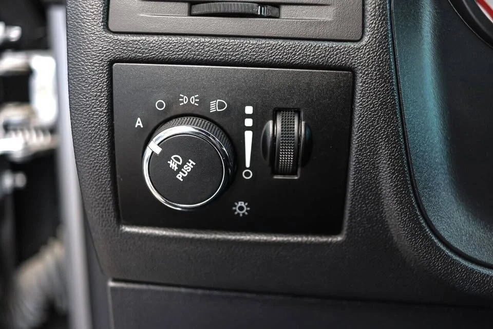 2013 Dodge Challenger 3rd Gen - Image 19 of 20