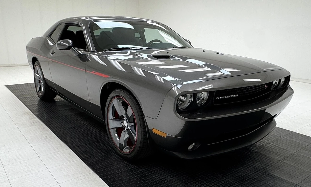 2013 Dodge Challenger 3rd Gen - Image 7 of 31