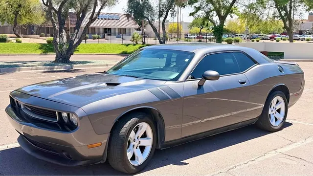 2013 Dodge Challenger SE Coupe 2D
