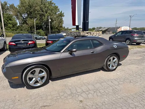 2013 Dodge Challenger SE Coupe 2D