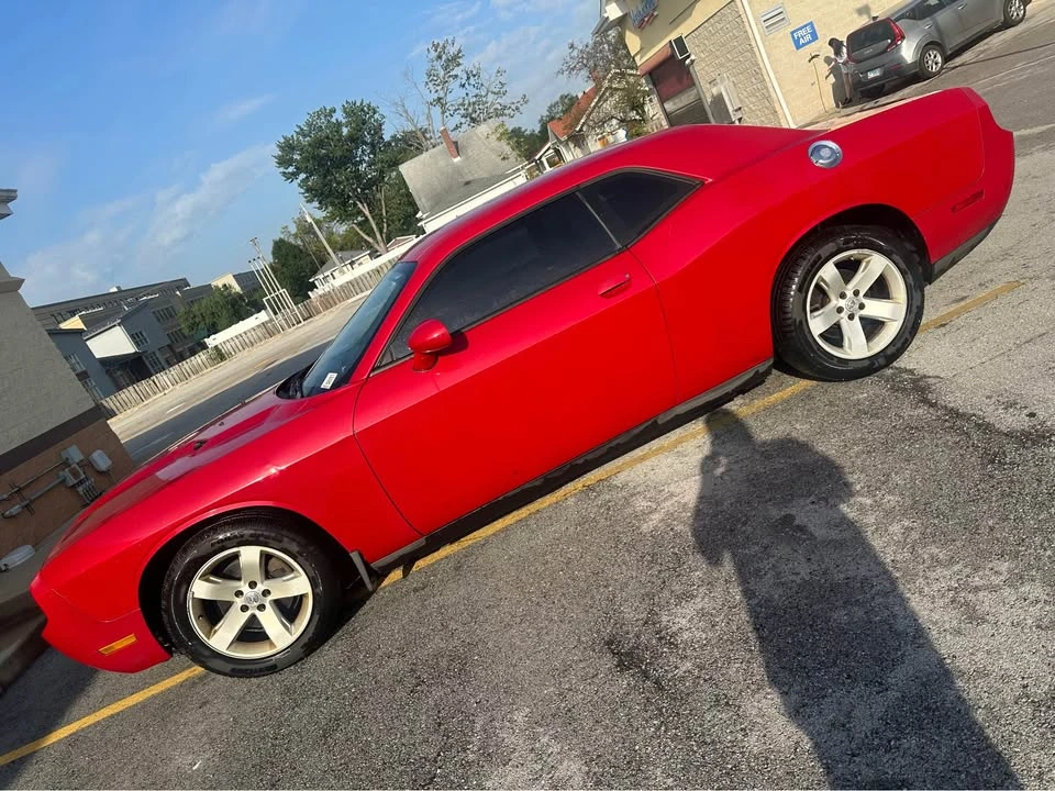 2013 Dodge Challenger 3rd Gen - Image 3 of 8