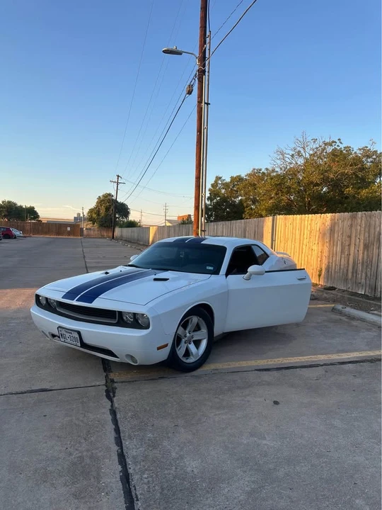 2013 Dodge Challenger 3rd Gen - Image 2 of 16