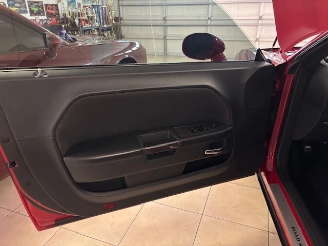 2013 Dodge Challenger 3rd Gen - Image 13 of 21