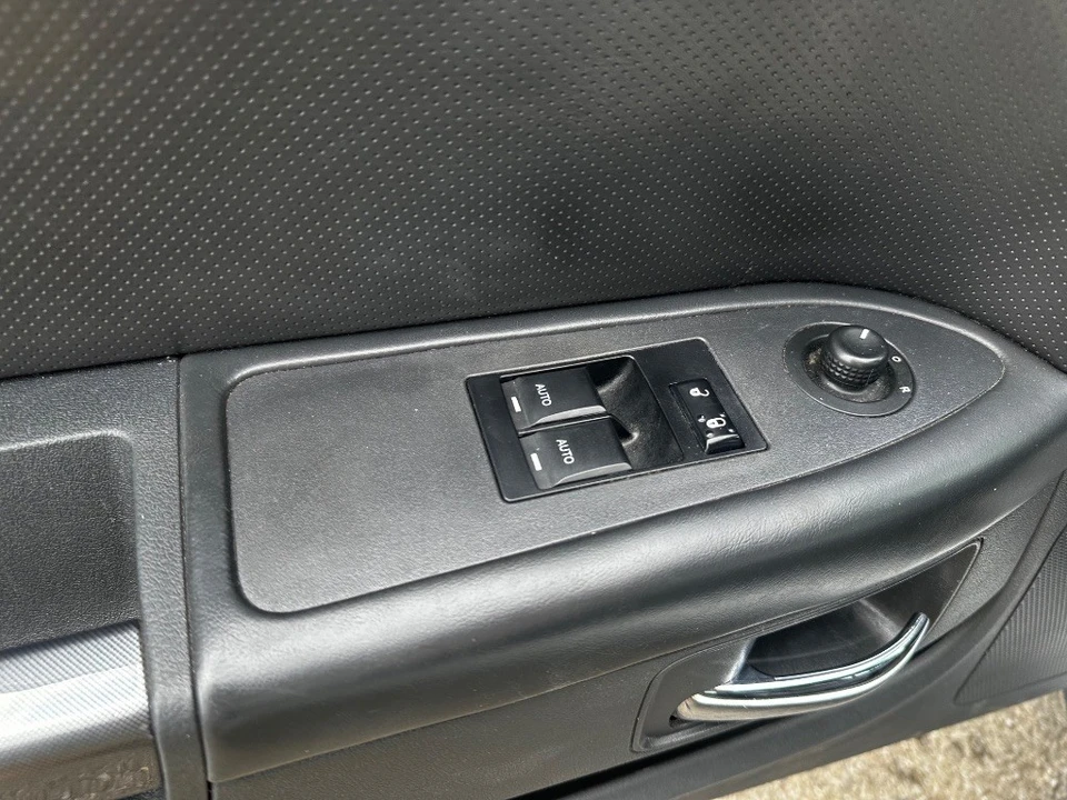 2013 Dodge Challenger 3rd Gen - Image 10 of 21